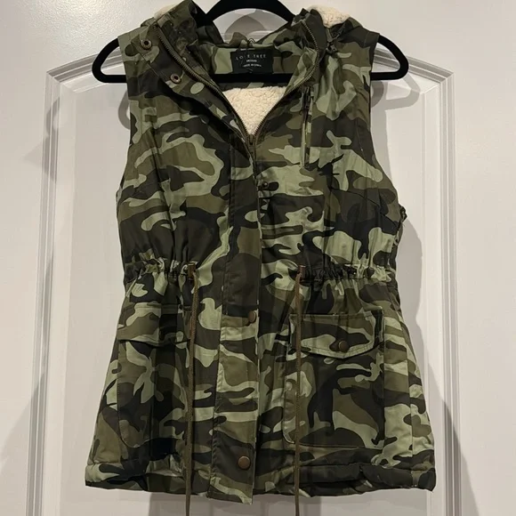 **NWT** Love Tree Hooded Vest - Picture 4 of 9